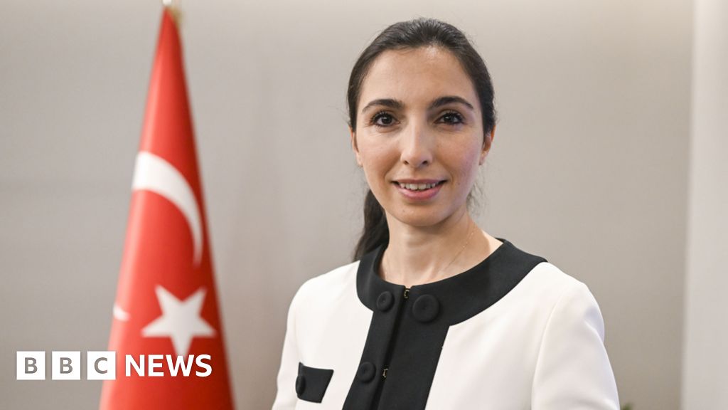 Turkey to raise interest rates by 15% after Erdogan U-turn - BBC News